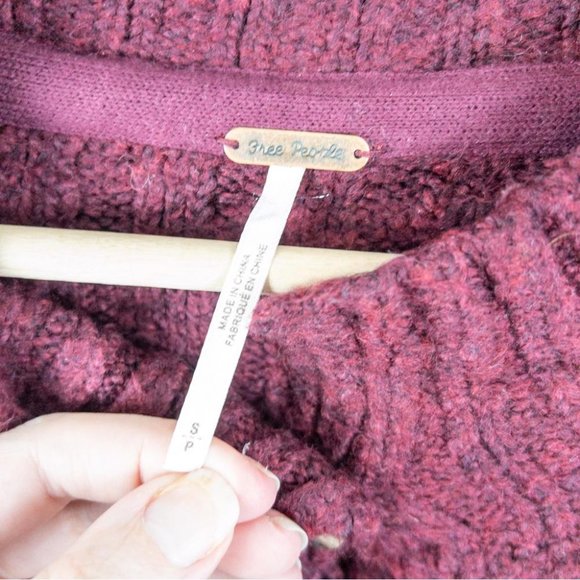 Free People Women's Raspberry Ribbed Pull over Sweater - Size Small - Picture 3 of 12
